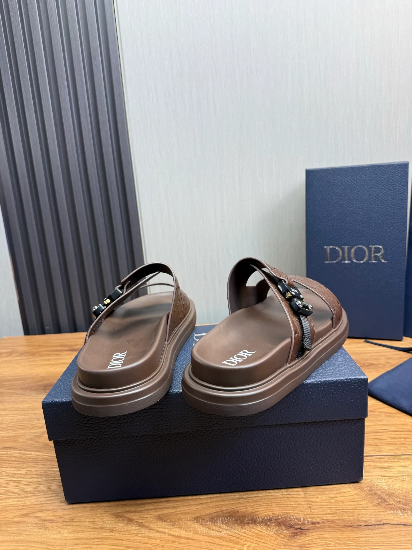 Men's shoes 300💰 Dior. Men's slippers🩴 Official website 1:1 production 38-45 size 45 46 🉑️Customized original material shipped✅